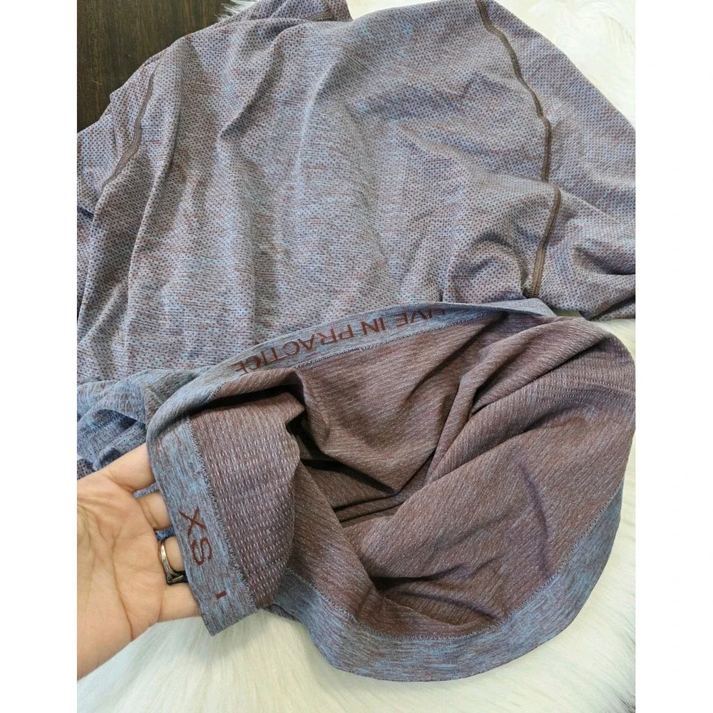 Lululemon Metal Vent Shirt Long Sleeve Men's Size XS Red/ Blue